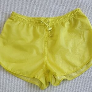 Aritzia TNA Yellow Athletic Shorts Lightweight Elastic Waist